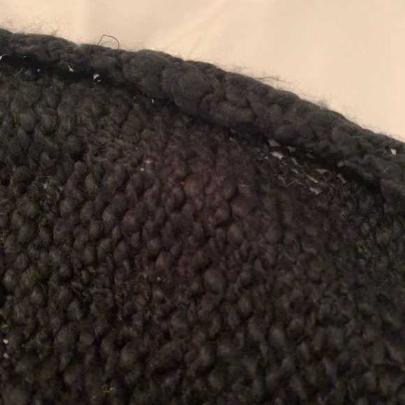 Chunky knit black scarf - Picture 3 of 3